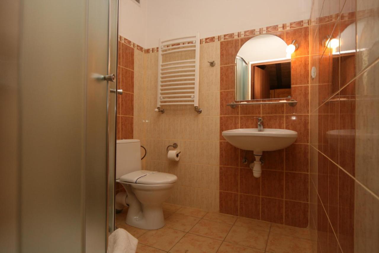 Alpenhof Pansion Hotel Szlavszke Szoba fotó