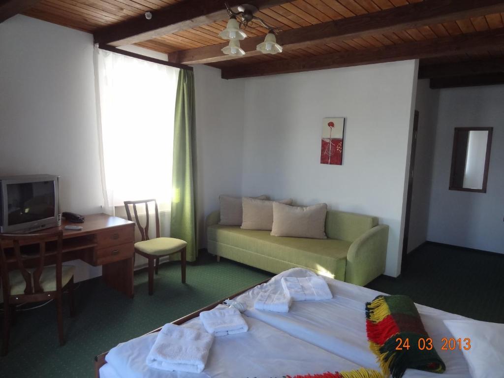 Alpenhof Pansion Hotel Szlavszke Szoba fotó